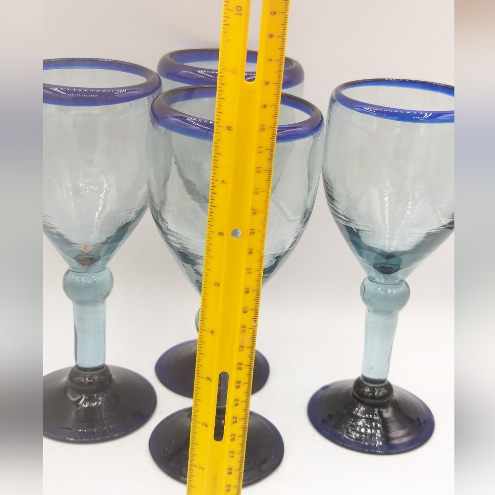 Vintage Hand Blown Wine Glasses Made in Mexico Set of four (4) - Picture 3 of 6